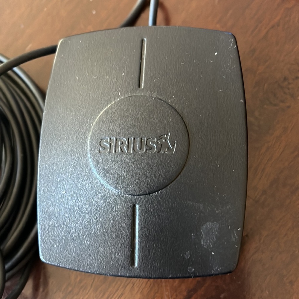SIRIUS XM SATELLITE RADIO  ANTENNA - Picture 2 of 5